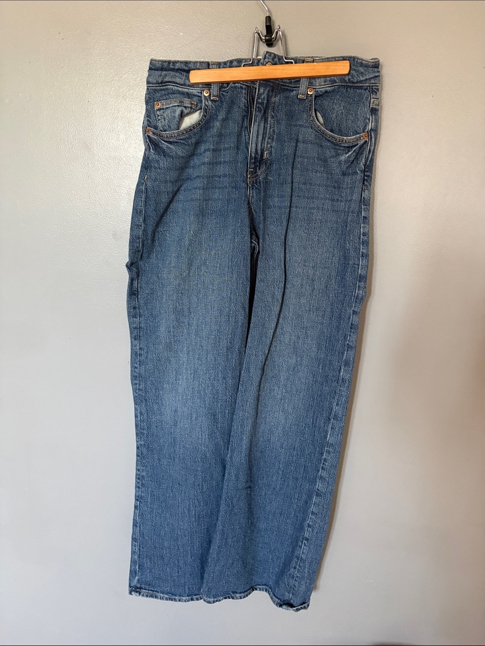 H&M Women's Straight-Leg Denim Jeans in Blue